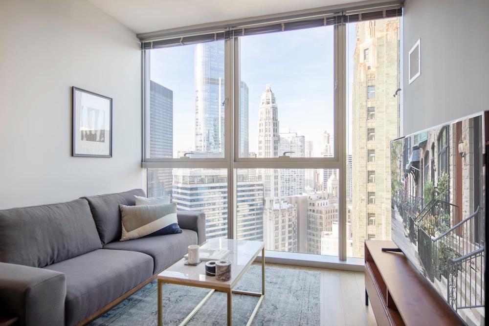 Furnished apartment in the Loop