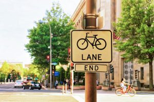  sign showing the bike line has ended