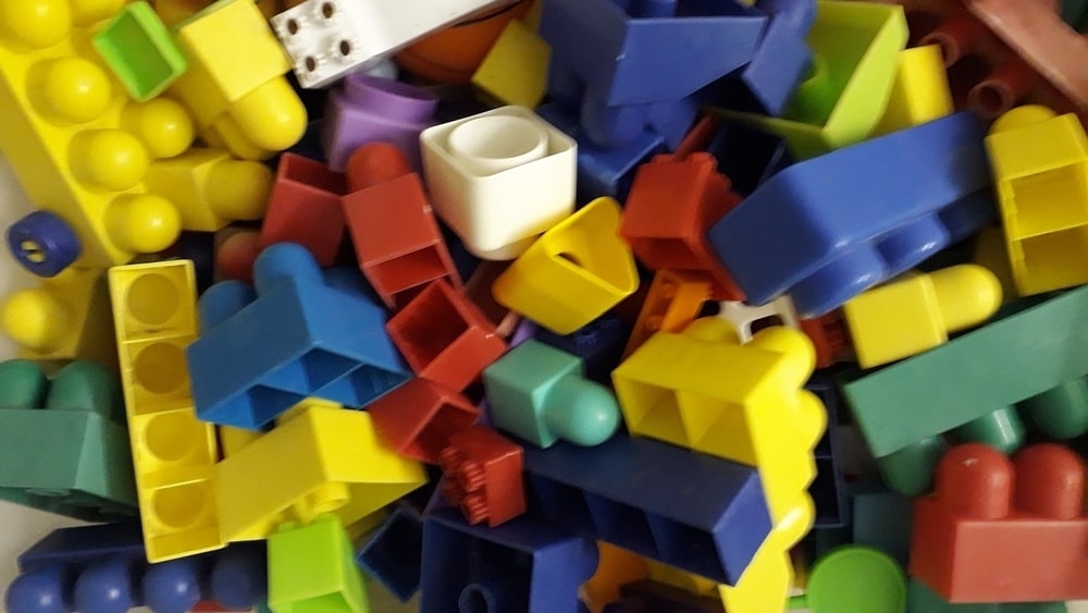 plastic toy building blocks
