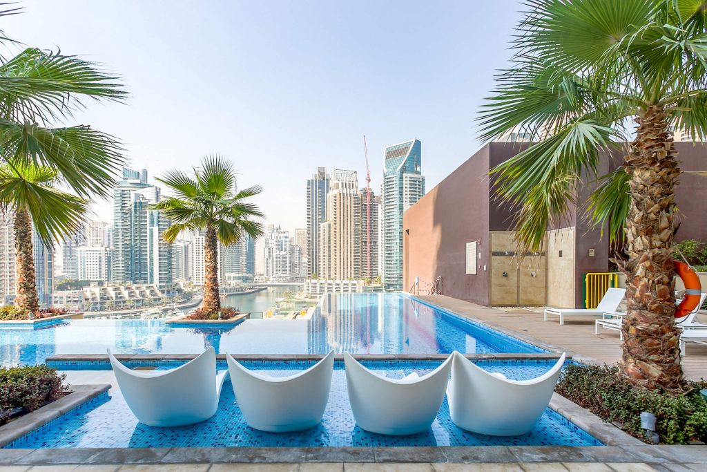 Roof top swimming in a Dubai apartment building