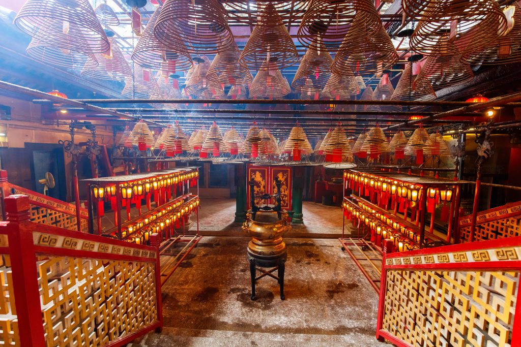 Man Mo temple interior