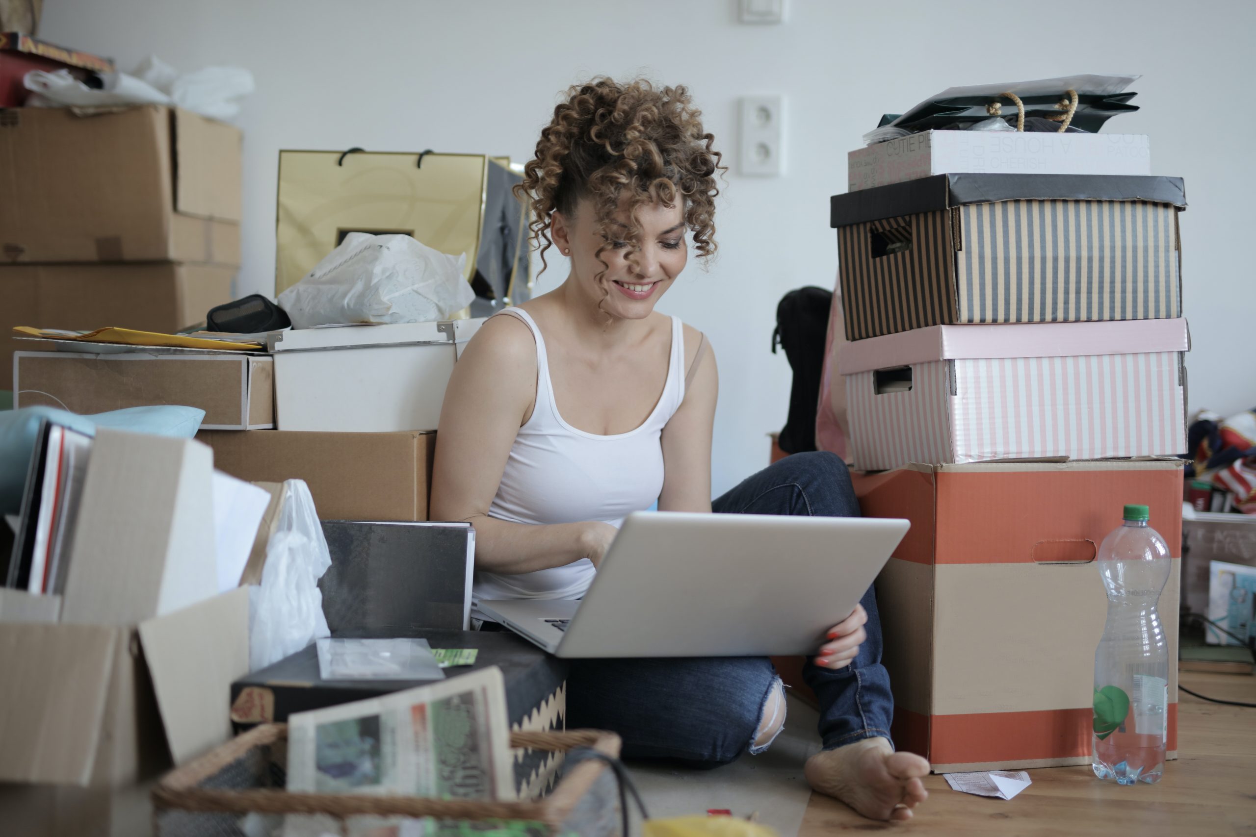 5 Game-Changing Ways to Declutter Before Moving